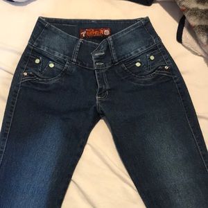 Colombian butt lift skinny jean